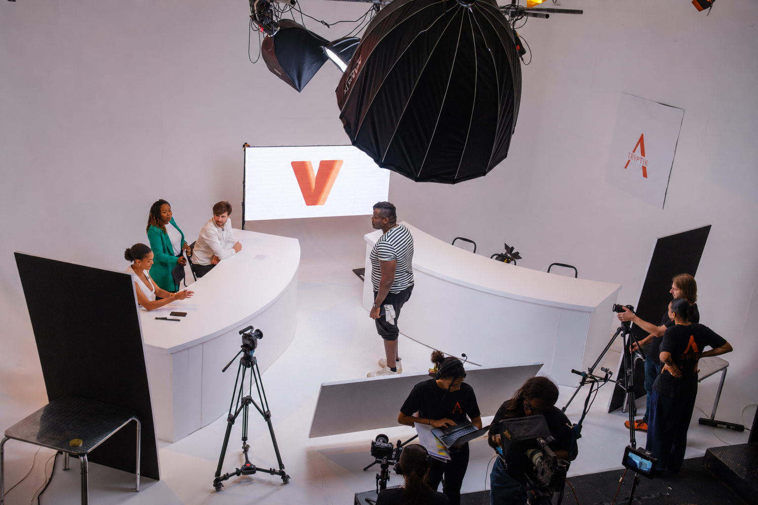 Équipe et invités sur le plateau de tournage de Vocations